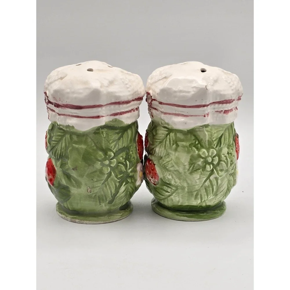 Vintage‎ Japan Strawberrt Flower Salt And Pepper Shakers Kitsch 1970s Hippy